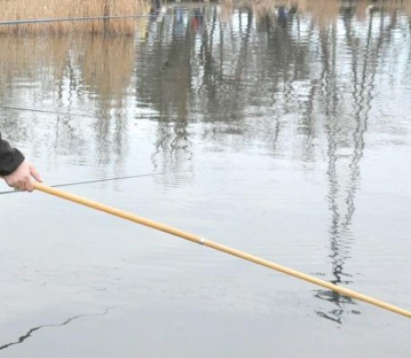 S-a ales cu dosar penal pentru că pescuia în zona Ecluzei